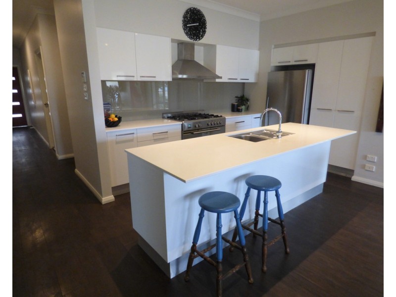10 Hurford Place, Forbes NSW 2871