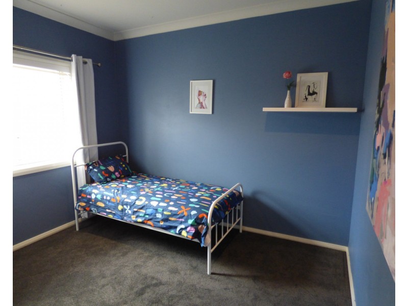 10 Hurford Place, Forbes NSW 2871