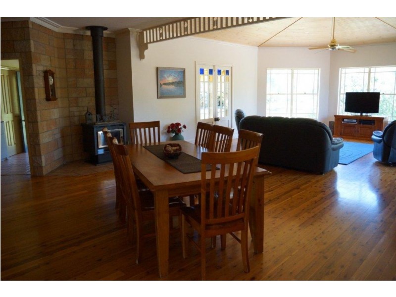 237 Nash Street, Parkes NSW 2870