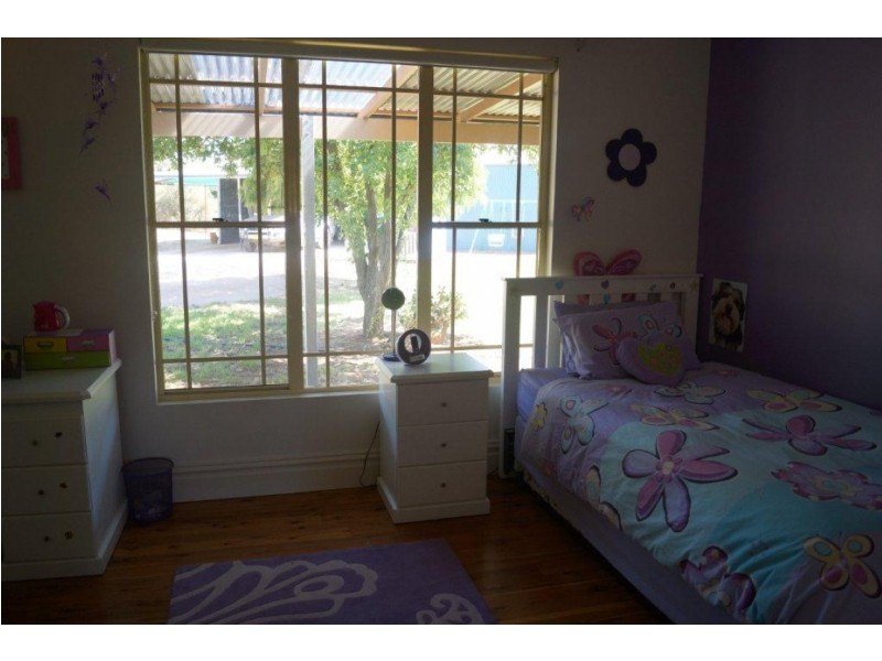 237 Nash Street, Parkes NSW 2870