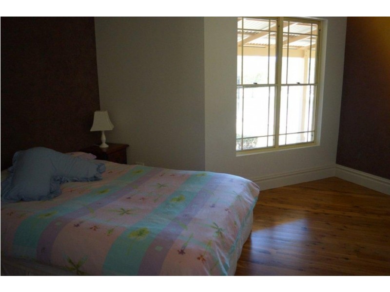 237 Nash Street, Parkes NSW 2870