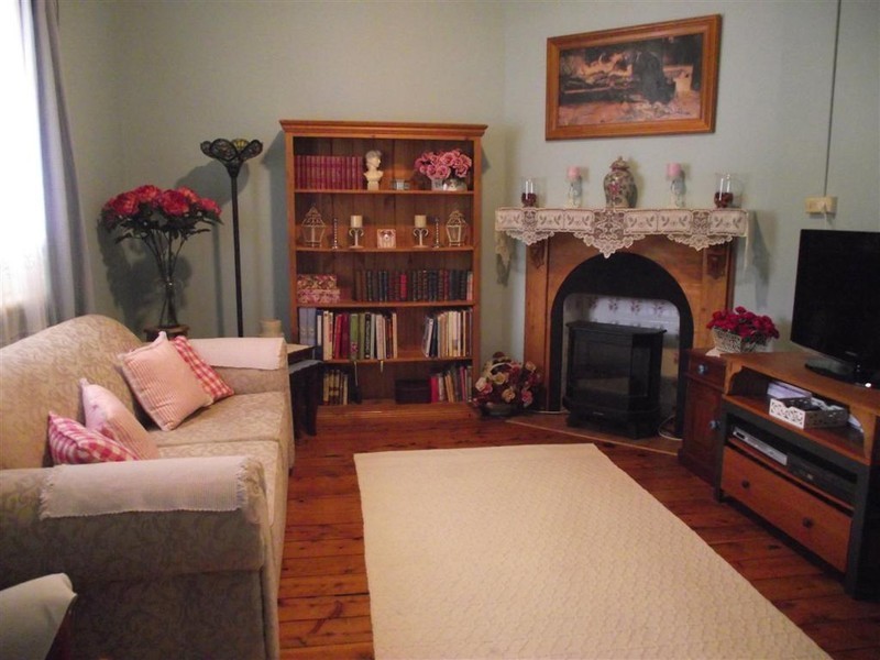 5 Howard St, Parkes NSW 2870