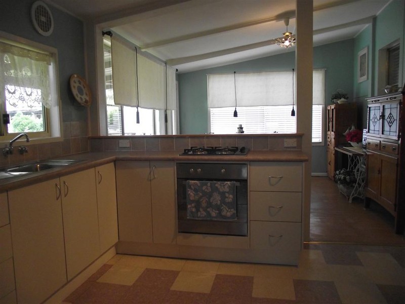 5 Howard St, Parkes NSW 2870