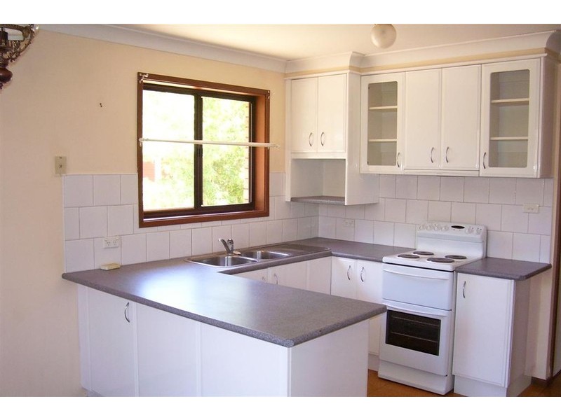15  Barton Street, Parkes NSW 2870