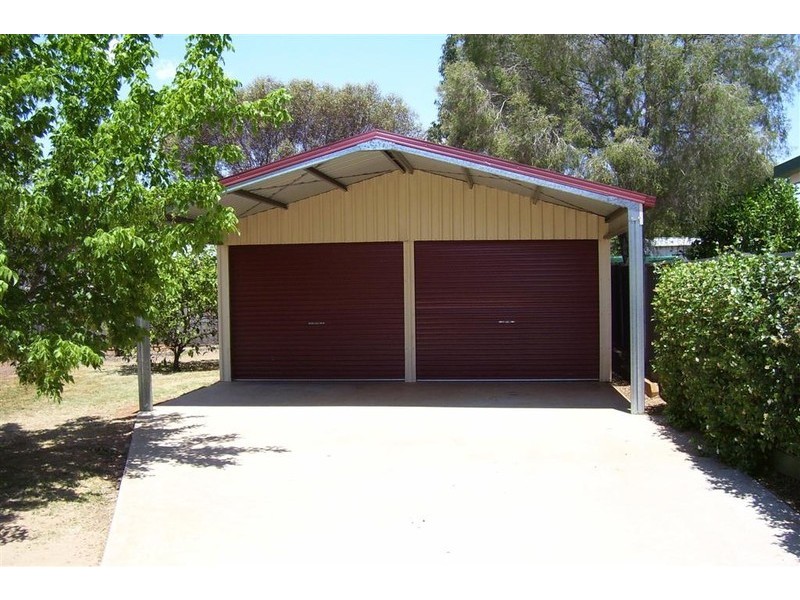 15  Barton Street, Parkes NSW 2870