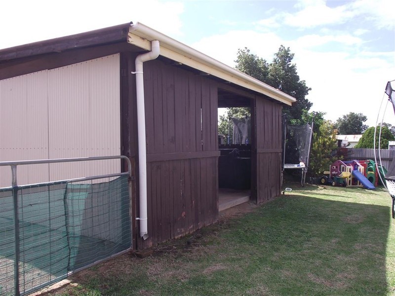 32  Elizabeth, Parkes NSW 2870