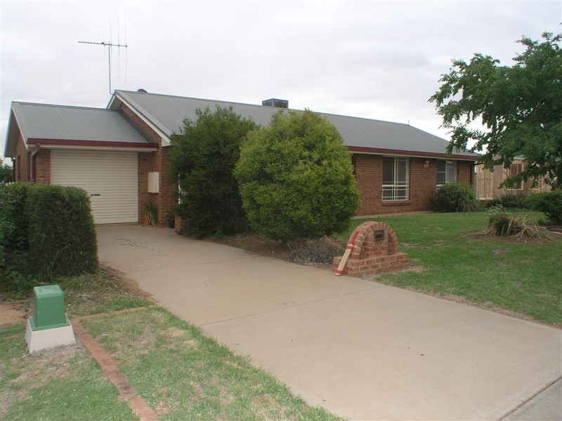 155 Condobolin Road, Parkes NSW 2870