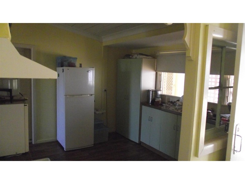 16 Gallop Ave, Parkes NSW 2870