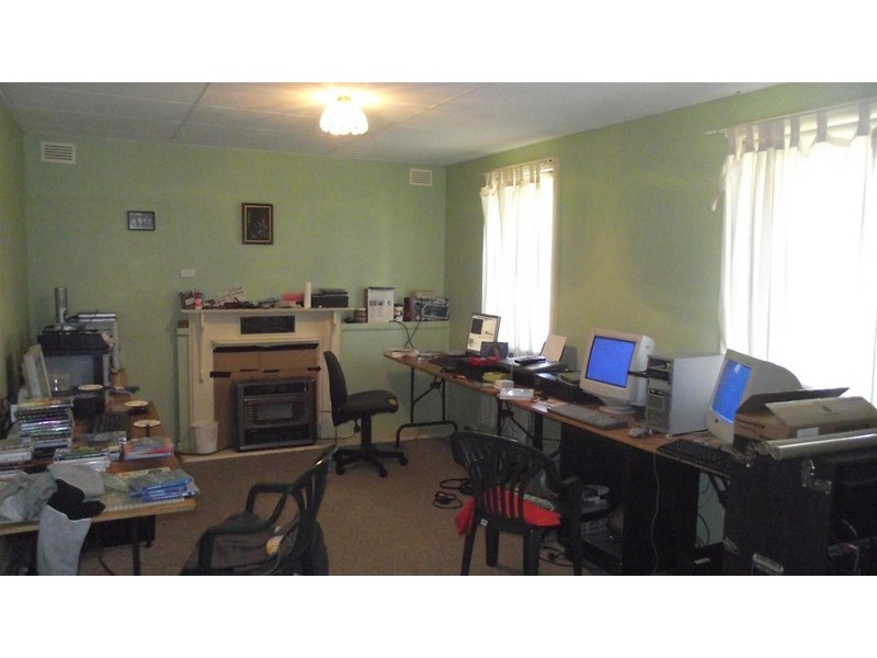 16 Gallop Ave, Parkes NSW 2870