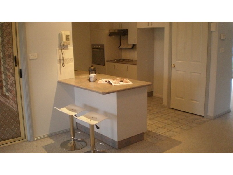 8 Russell St, Parkes NSW 2870