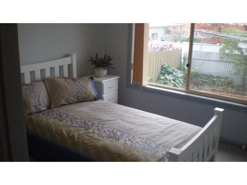 8 Russell St, Parkes NSW 2870