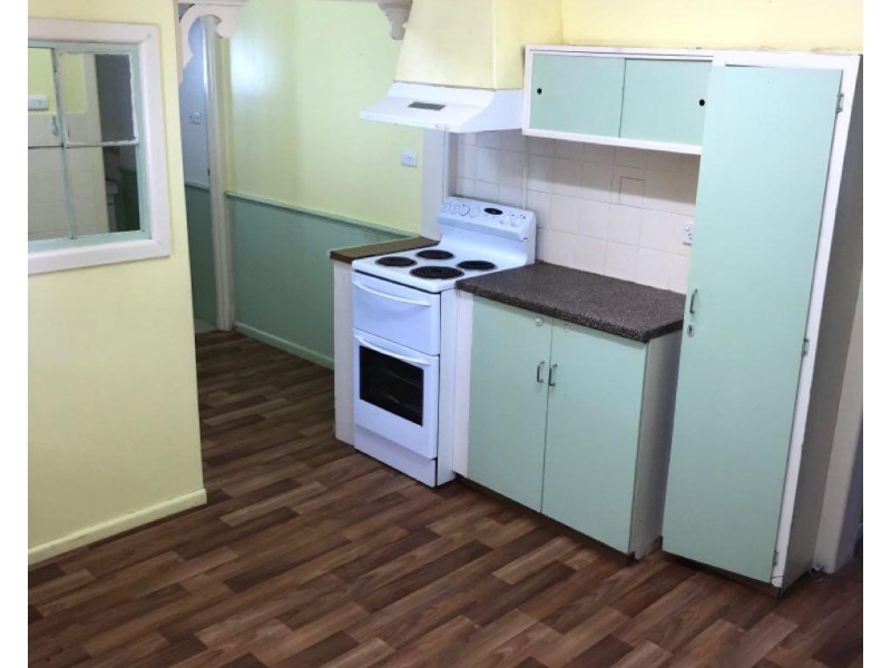 16 Gallop Ave, Parkes NSW 2870