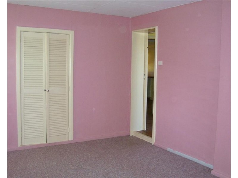 16 Gallop Ave, Parkes NSW 2870