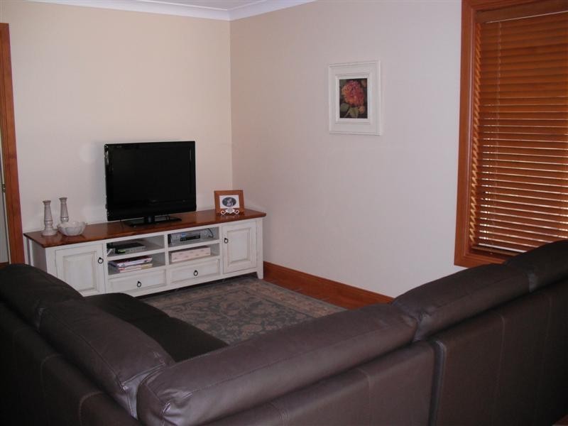 20 Coronation Ave, Parkes NSW 2870