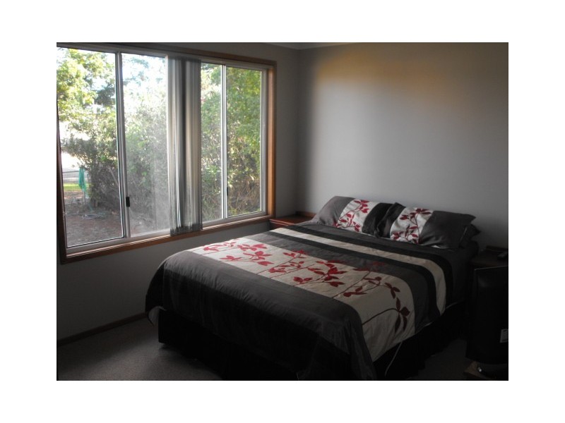 60 Medlyn, Parkes NSW 2870