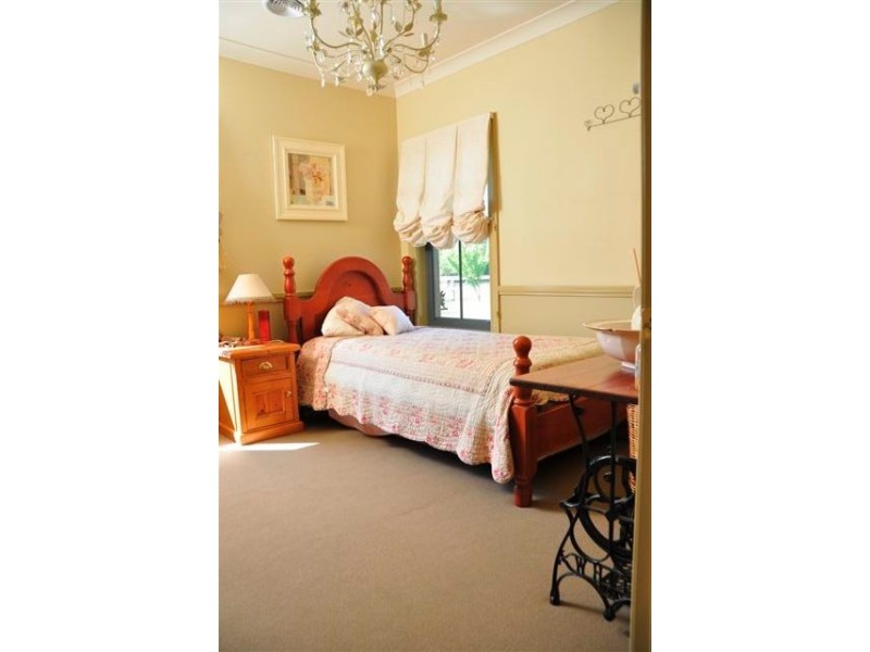 442 The Escort Way, Orange NSW 2800