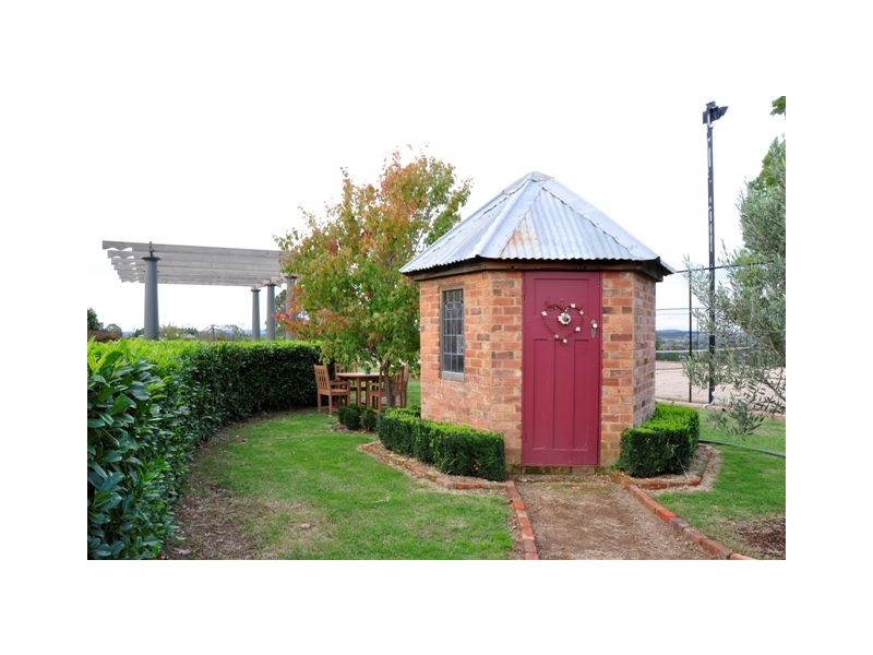 442 The Escort Way, Orange NSW 2800