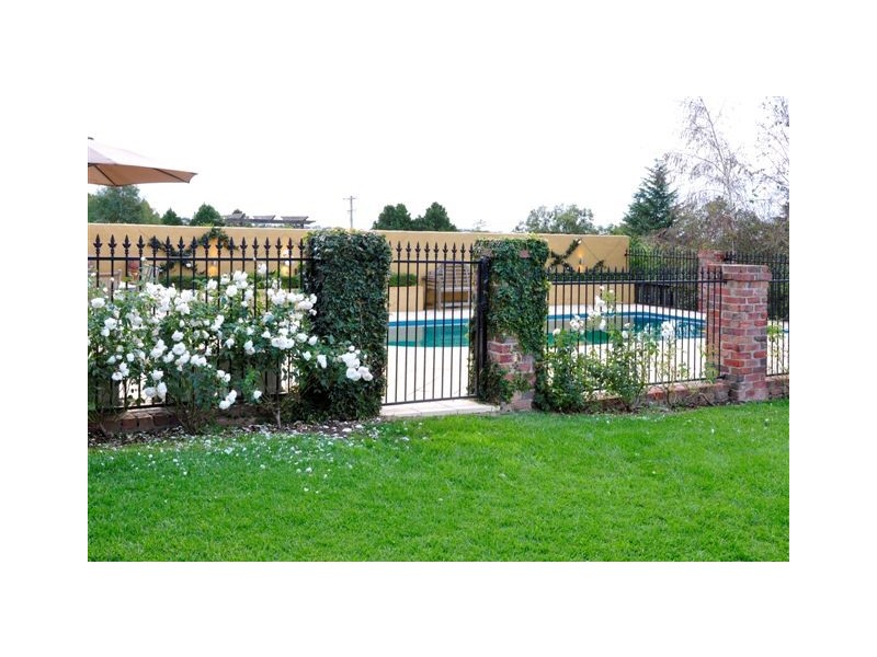 442 The Escort Way, Orange NSW 2800