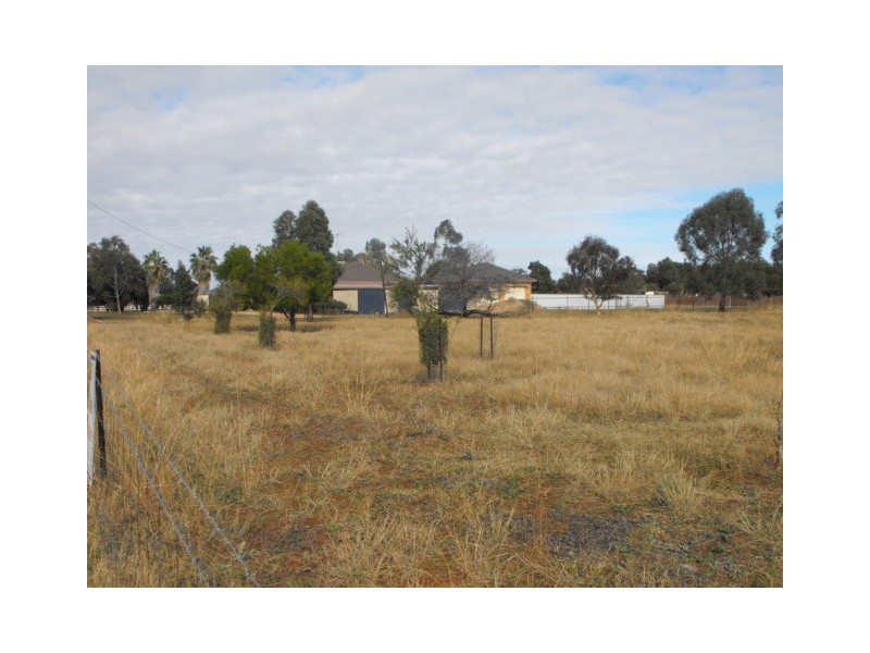 Cnr Birch Rd and Nash Street, Parkes NSW 2870