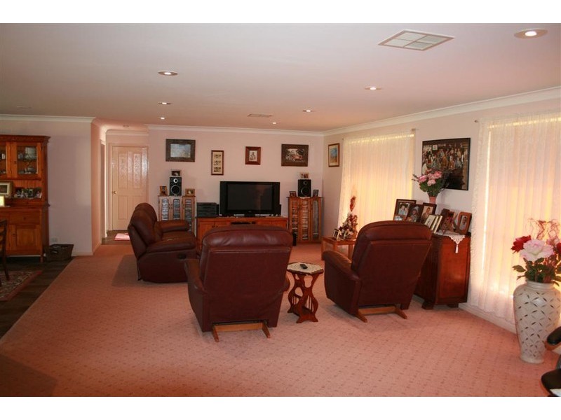 43 – 45 Thomas, Parkes NSW 2870