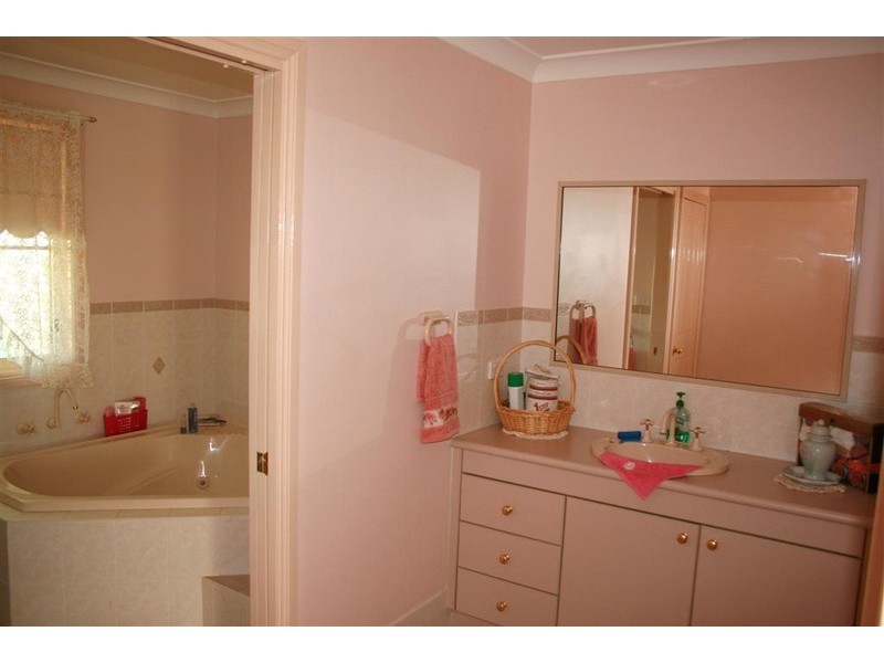 43 – 45 Thomas, Parkes NSW 2870