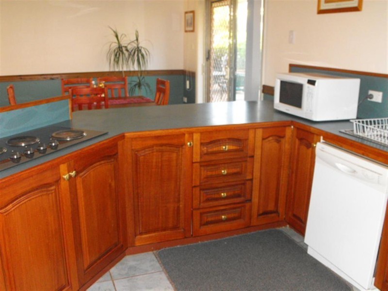 1 Glenburnie Close, Parkes NSW 2870