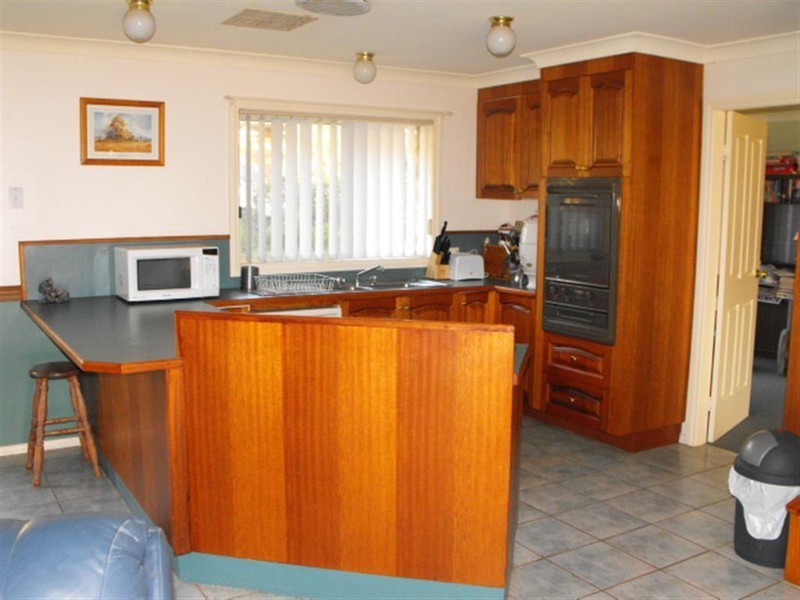1 Glenburnie Close, Parkes NSW 2870