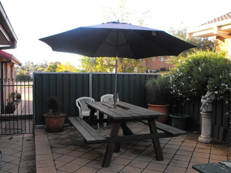 1 Glenburnie Close, Parkes NSW 2870