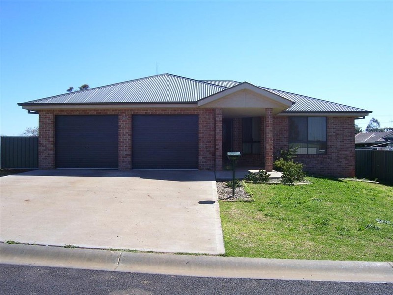 4 Alder Avenue, Parkes NSW 2870