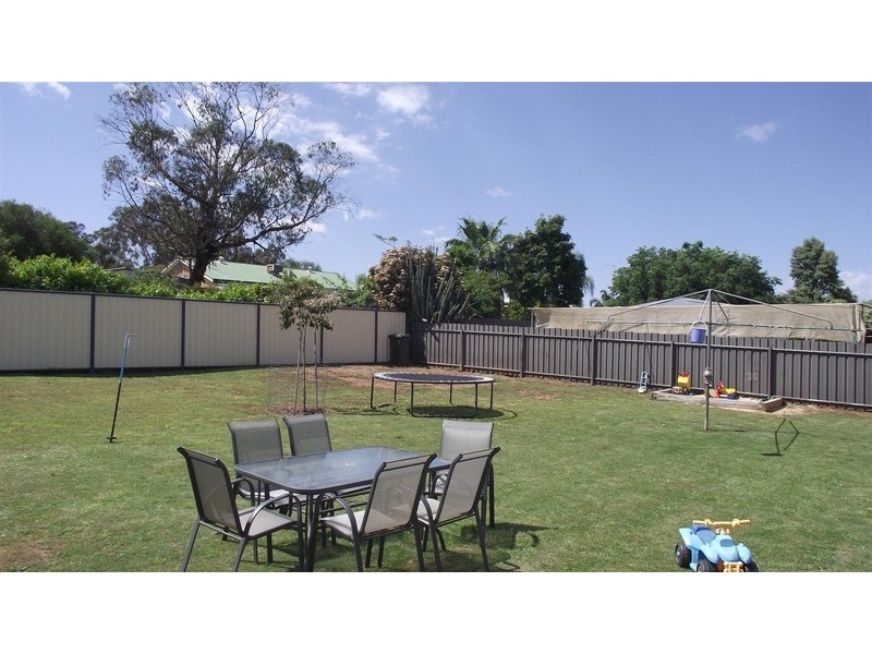 7 Lawson Street, Parkes NSW 2870