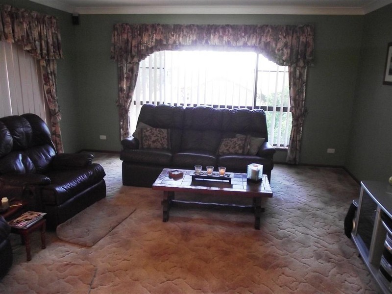 7 Panorama Crescent, Parkes NSW 2870