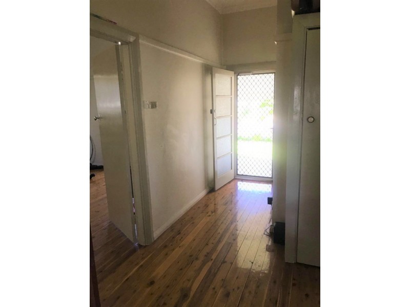 103 Boori Street, Peak Hill NSW 2869