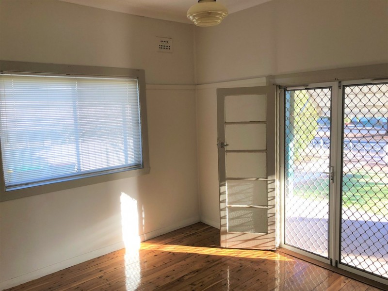 103 Boori Street, Peak Hill NSW 2869