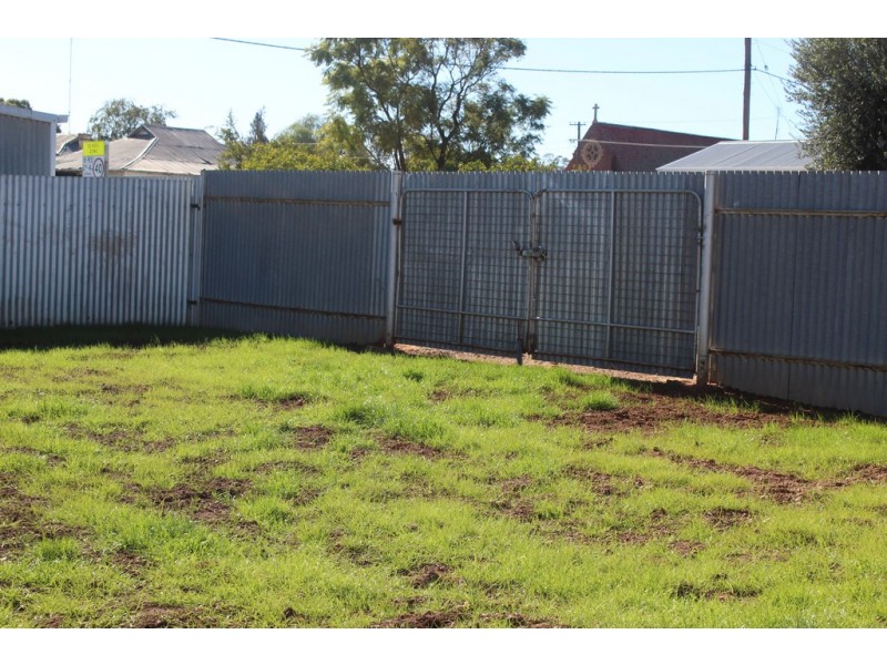 103 Boori Street, Peak Hill NSW 2869