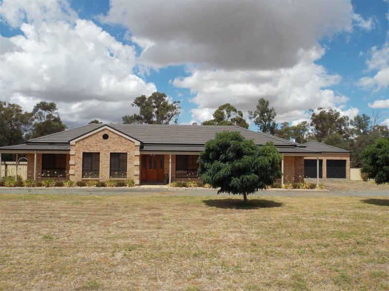 2 Light Horse, Parkes NSW 2870