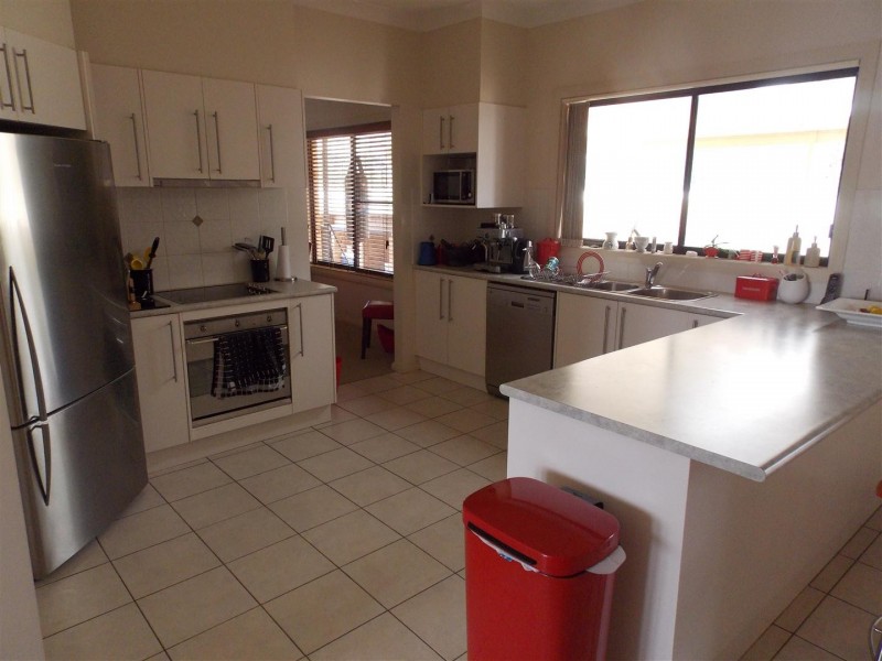2 Light Horse, Parkes NSW 2870
