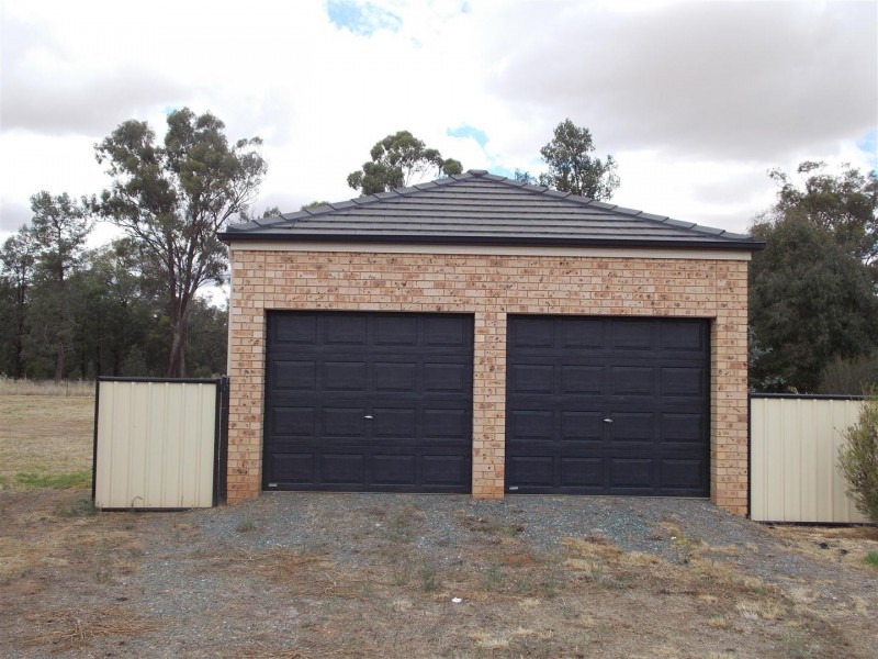 2 Light Horse, Parkes NSW 2870