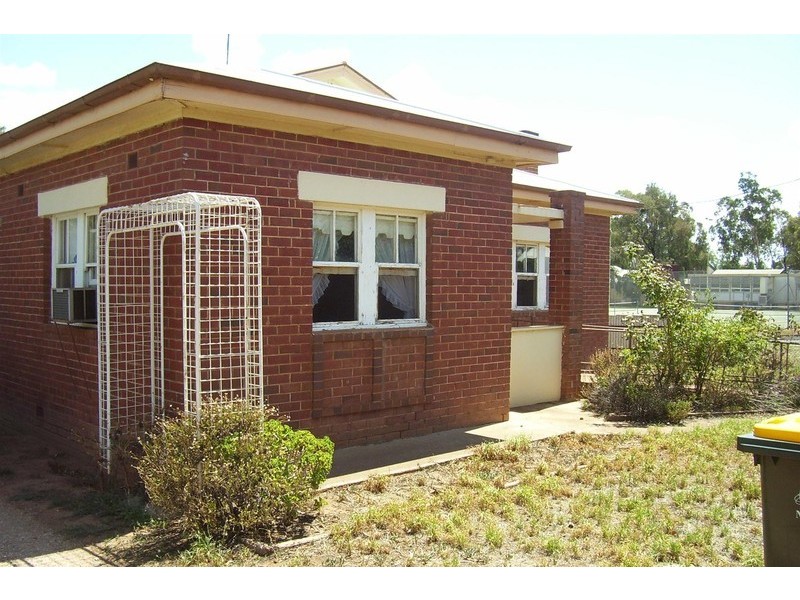 148 Caswell Street, Peak Hill NSW 2869