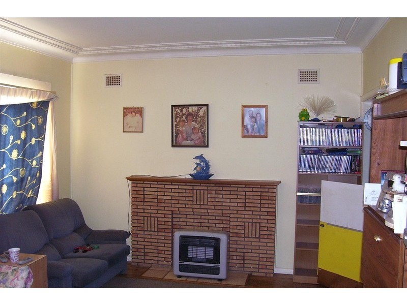 3 Hooley, Parkes NSW 2870