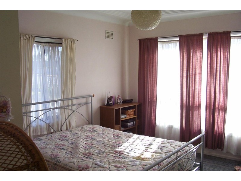 3 Hooley, Parkes NSW 2870