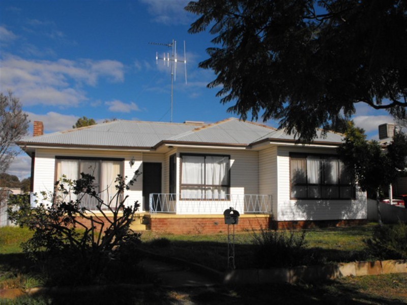 3 Hooley, Parkes NSW 2870