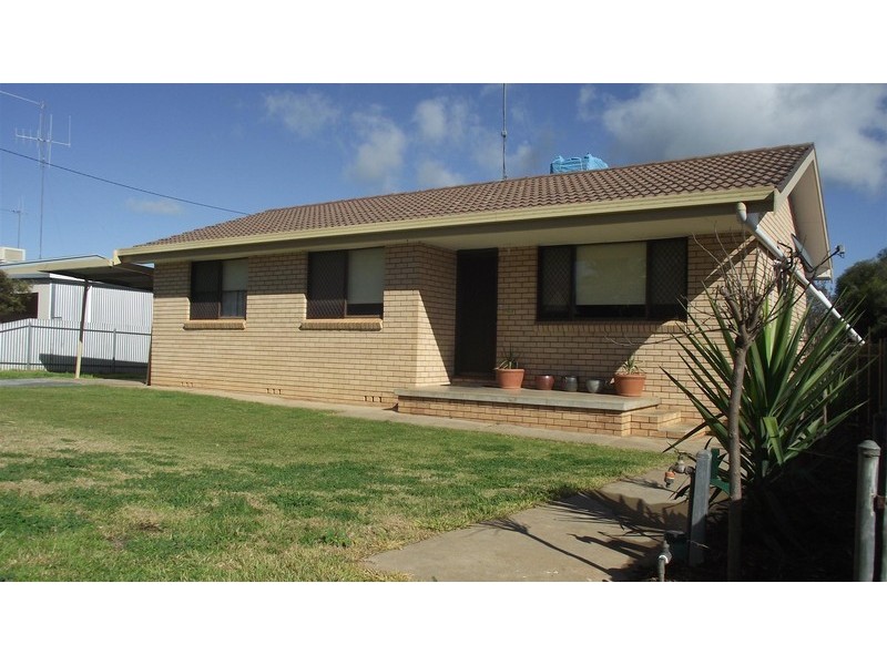 12 lawson Street, Parkes NSW 2870