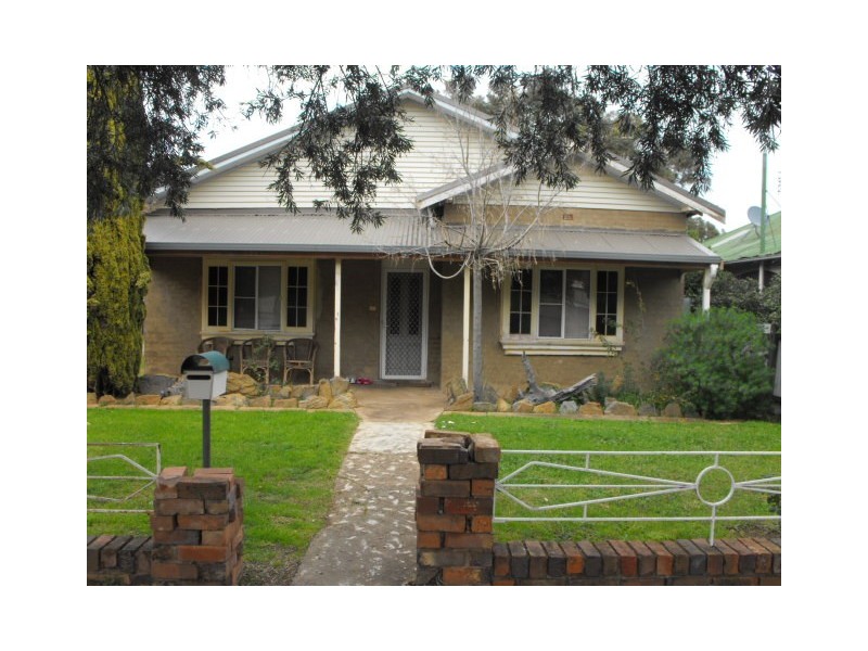 77 Dalton Street, Parkes NSW 2870