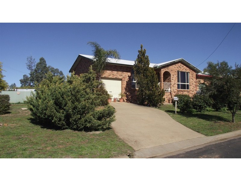 87 Woodward Street, Parkes NSW 2870