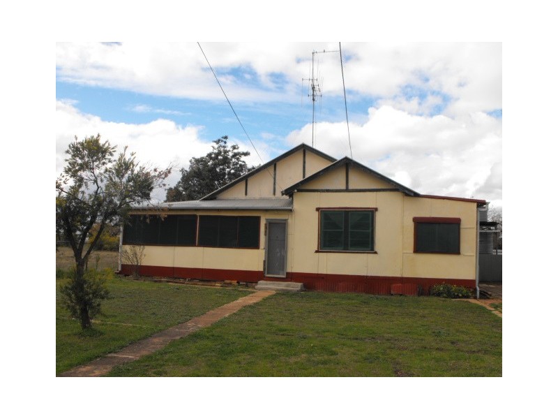 19 Kitchener, Tullamore NSW 2874