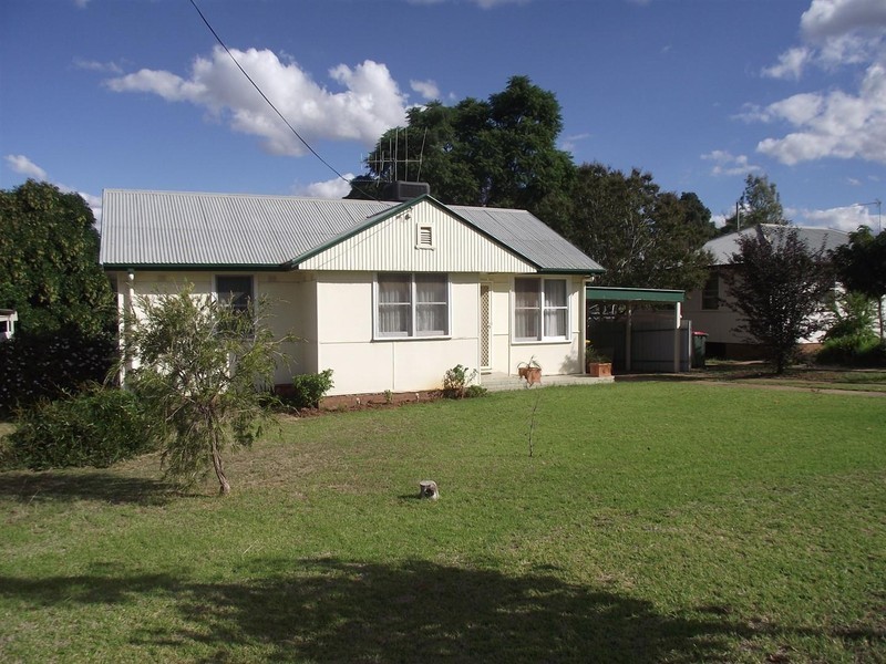 27 Want street, Parkes NSW 2870