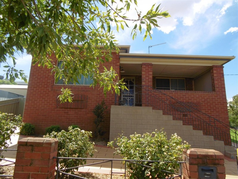 16 Forster Street, Parkes NSW 2870