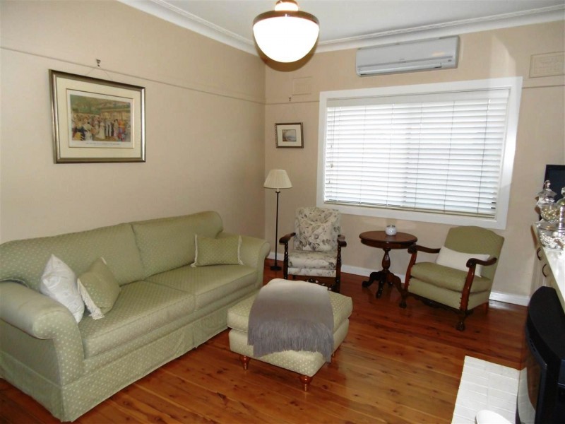 16 Forster Street, Parkes NSW 2870