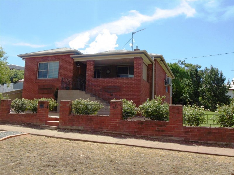 16 Forster Street, Parkes NSW 2870