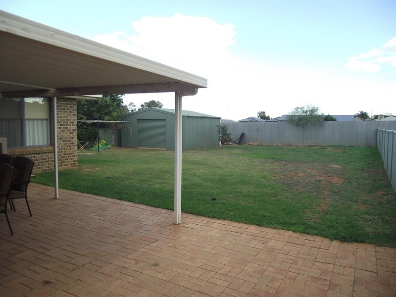 3 Thomas Tom Street, Parkes NSW 2870